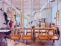 Burgundy Bangsan คาเฟ่ริมทะเลสุดชิล ที่บางแสน