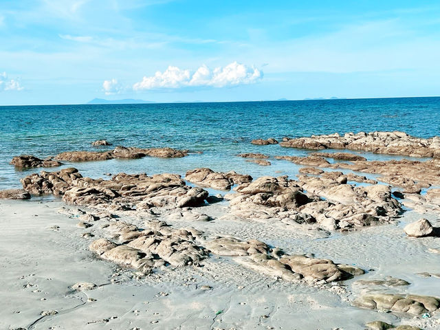 Bak Bak Beach: Sabah’s Best-Kept Secret (Shhh!) 🌴🌊