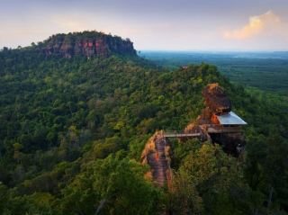 🌄🌊 BUENG KAN WEEKEND ESCAPE: Mekong Mystique & Hidden Cliffs! 