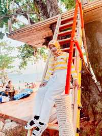Andalay Beach Bar & Café 