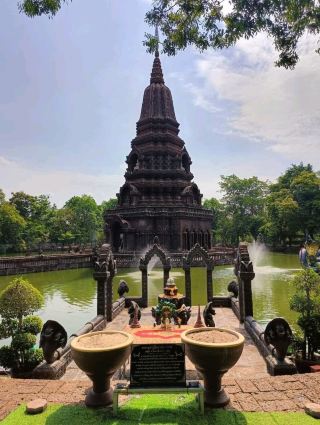 Huai Kaew Temple, Lopburi