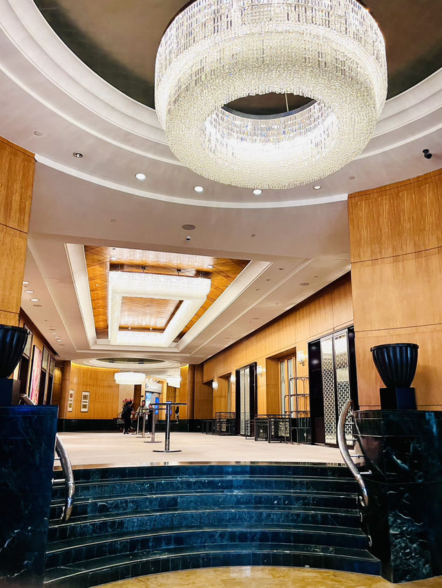 Mandarin Oriental Kuala Lumpur: A Pinnacle of Luxury and Business Excellence