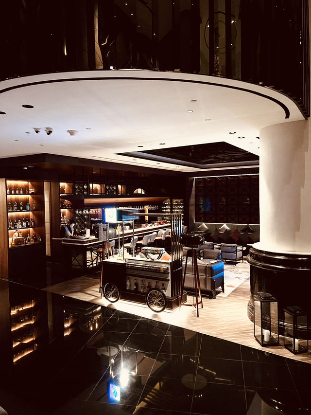 Renaissance Kuala Lumpur Hotel & Convention Centre: A Grand Urban Retreat