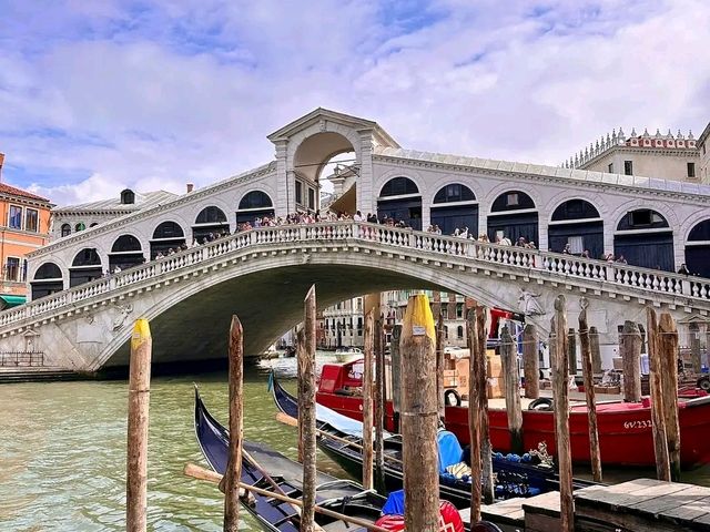 Rialto Bridge: A Moment That Stays With You