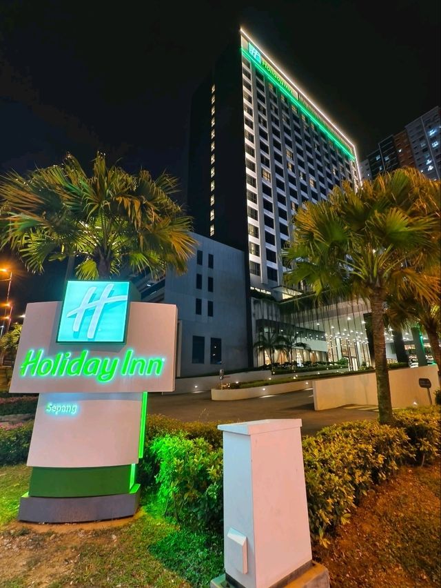 "Holiday Inn Sepang: Your Smart Stopover Near KLIA"