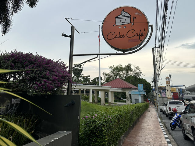 ไปกินเค้กอร่อยๆที่ cake cafe