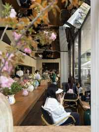 Desserts like an art piece in Taikoo Li