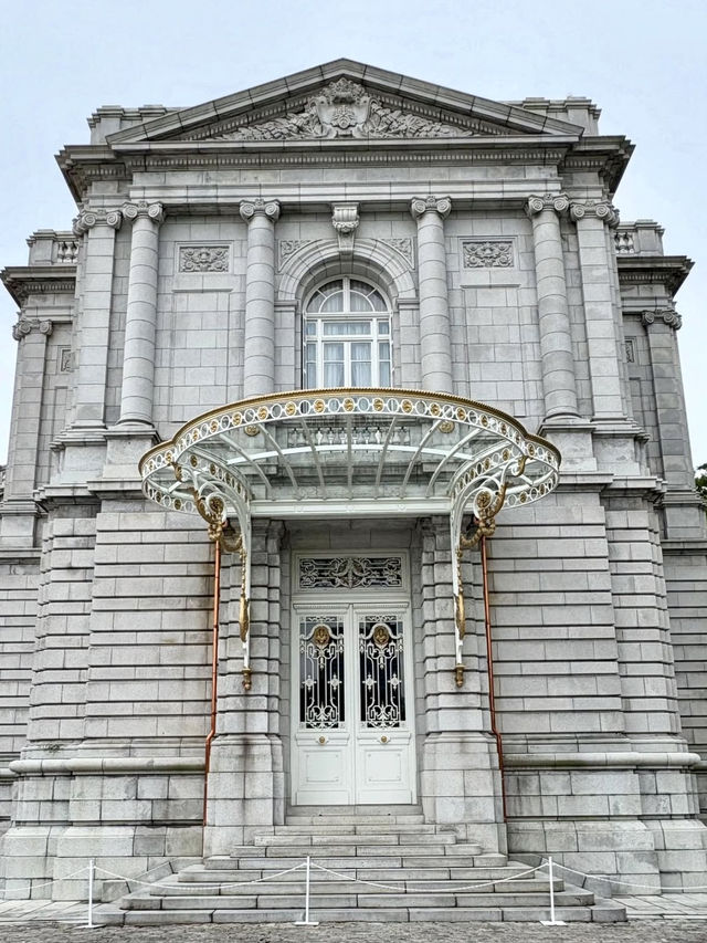 A Day of Sophisticated Sights in Akasaka