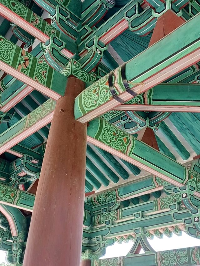 역사 속 정원에 핀 벚꽃, 동궁과 월지의 봄 향기