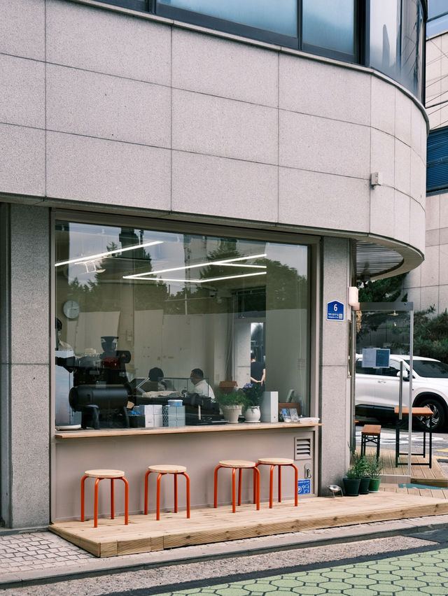 📥🏡잠실 깔끔한 인테리어가 돋보이는 로컬카페 커피하우스 바이레쥬