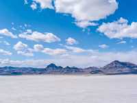 Bonneville Salt Flats – Nature’s Mirror in the Utah Desert