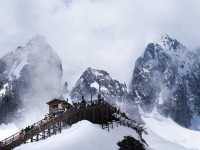 ภูเขาหิมะมังกรหยก Yulong snow Mountain
