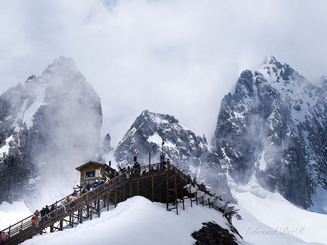 ภูเขาหิมะมังกรหยก Yulong snow Mountain