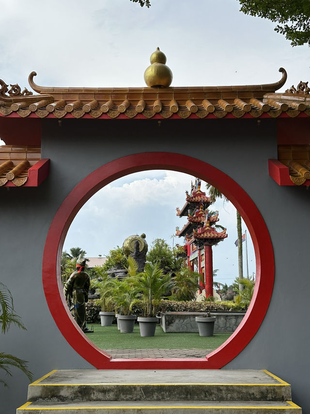 Encounter with the Living Buddha – Majestic Serenity at Tian Bao Gong