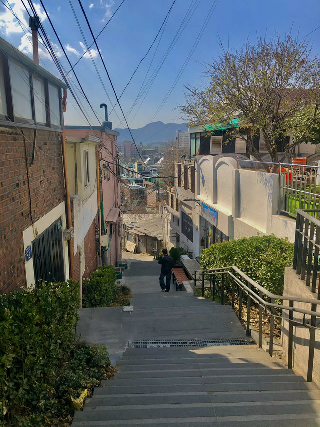 Spring in Ihwa Mural Village