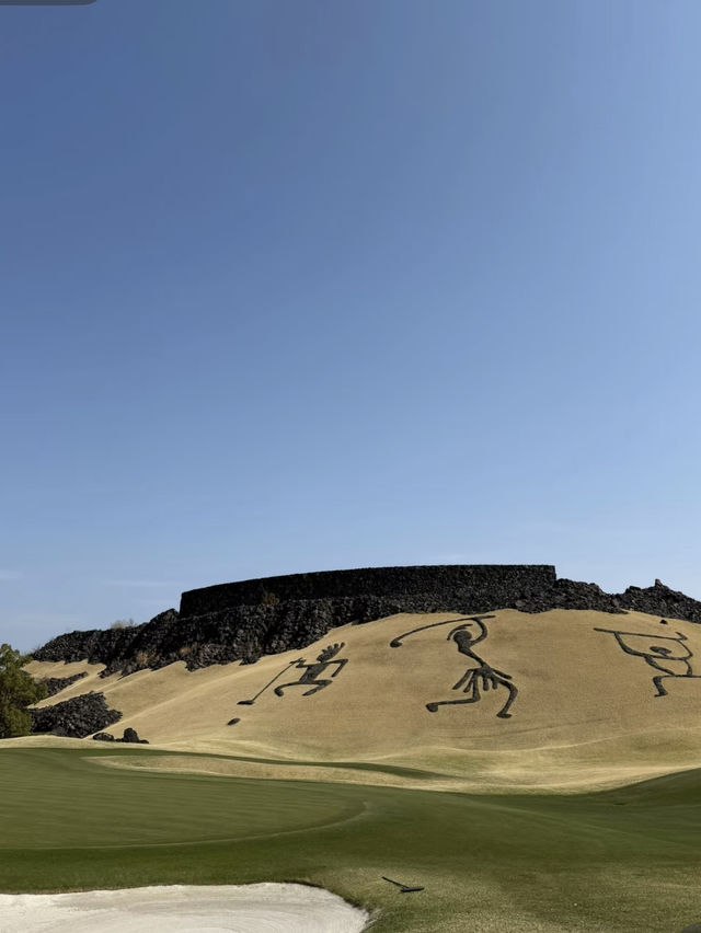 Yoshii Country Club – Tropical-Themed Fairways in Gunma