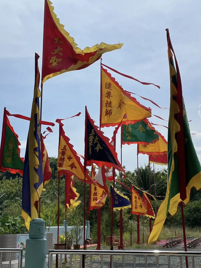 A Vibrant Spiritual Journey – My Visit to the Desaru Eight Temple Village