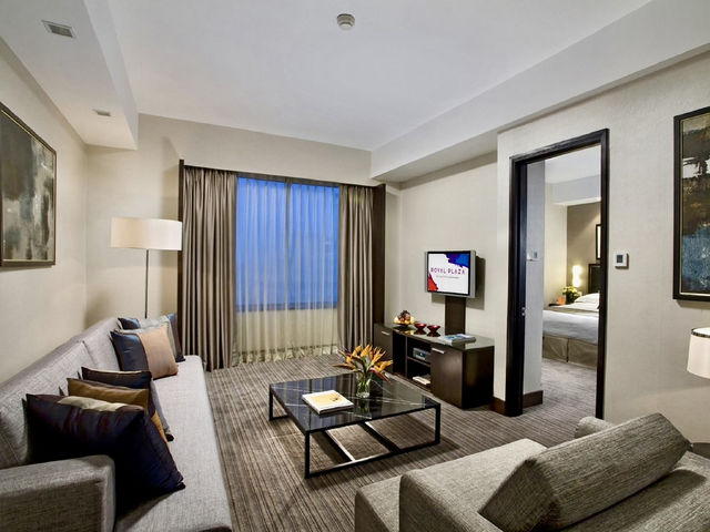 Royal Plaza on Scotts Singapore 