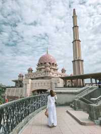 Pretty in Pink - A Visit to Putra Mosque, Putrajaya 🕌📸