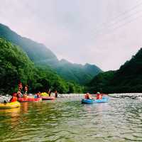 中國陝西秦岭峽谷漂流遊玩攻略，適合夏天遊玩打卡