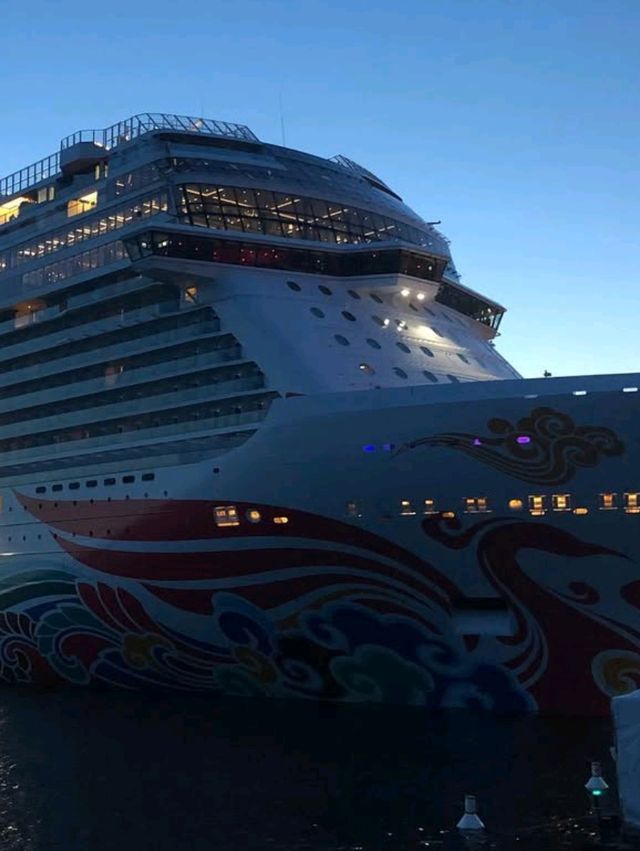 🚢🇨🇳 Sail in Style on the Yangtze! | Victoria Cruises Review 🌊✨