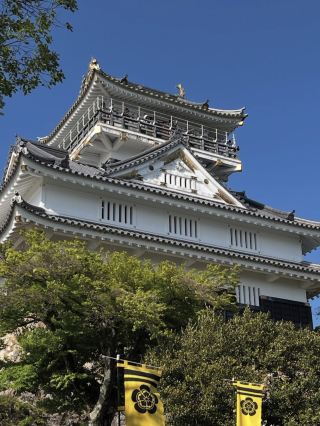 [A fusion of spectacular views and history] A panoramic view of Mt. Kinka from Gifu Castle