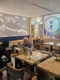 新舊交融嘅美味發現，官塘鬧市中性價比高的壽司店