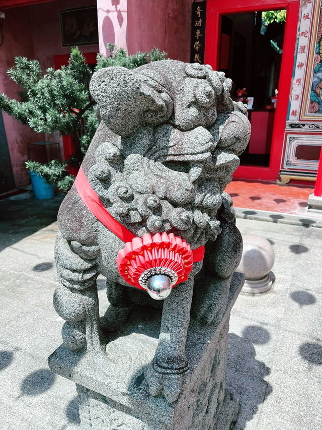 Hiang Thian Siang Ti Temple: A Historic Gem on Carpenter Street 