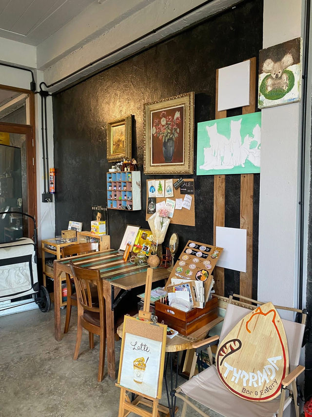 Thrrmda Bar & Eatery