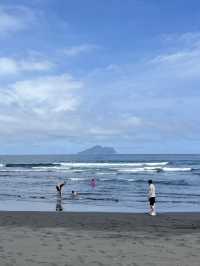 🏄‍♀️台灣版沖繩沙灘？「外澳海灘」超出片一日遊🌊