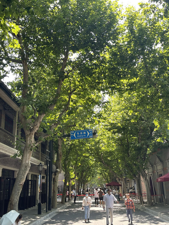 🌿🚶‍♀️ Slow Walk in Shanghai｜No Landmarks, Just Vibes ☕📷🌇 