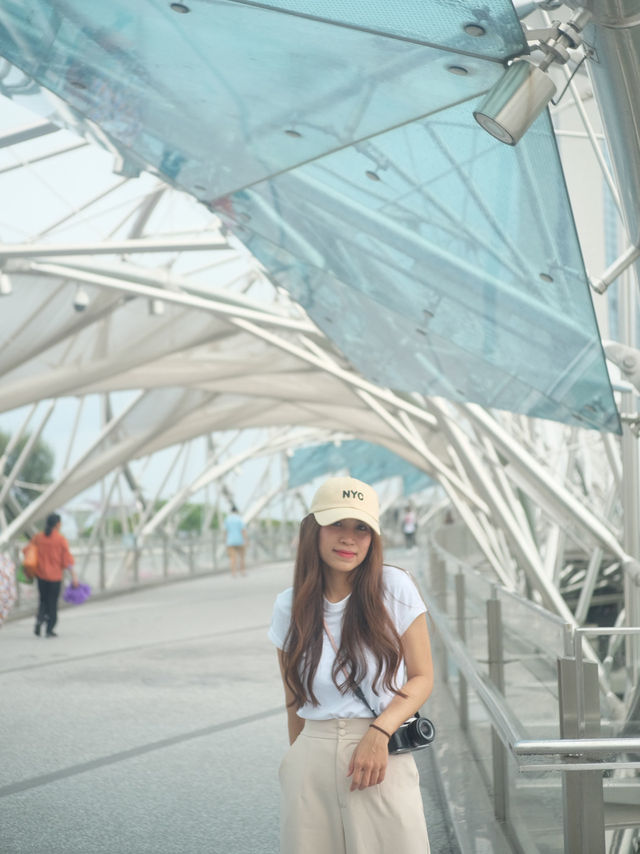 The Helix Bridge สะพานเหล็ก DNA สิงคโปร์