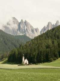 Val di Funes หนึ่งในหุบเขาที่สวยที่สุดของอิตาลี่