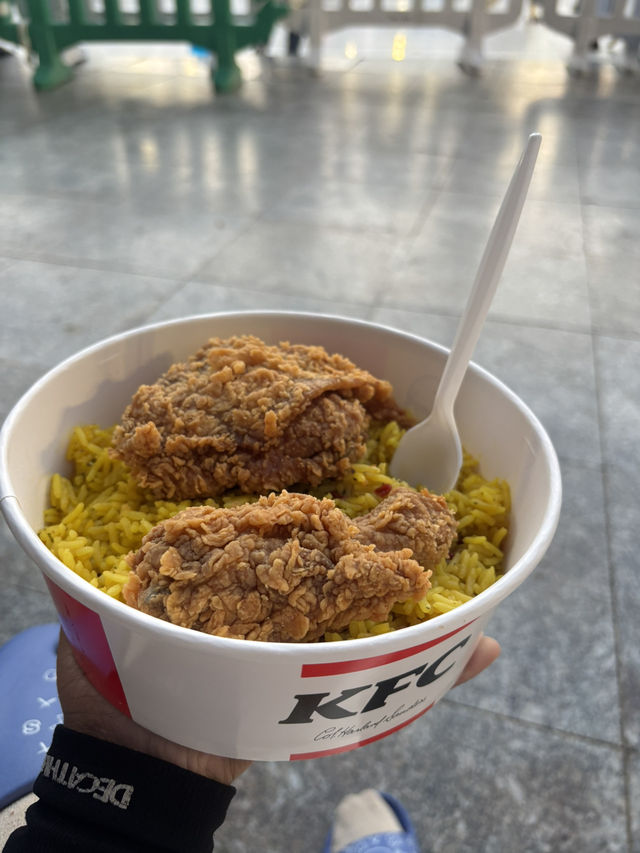 Eating Halal Food & Delicious at Makkah Safwah Tower