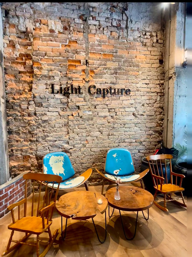 A Century-Old Gem Turned Modern Café in KL — Light Capture Café by H.O.N ☕️✨