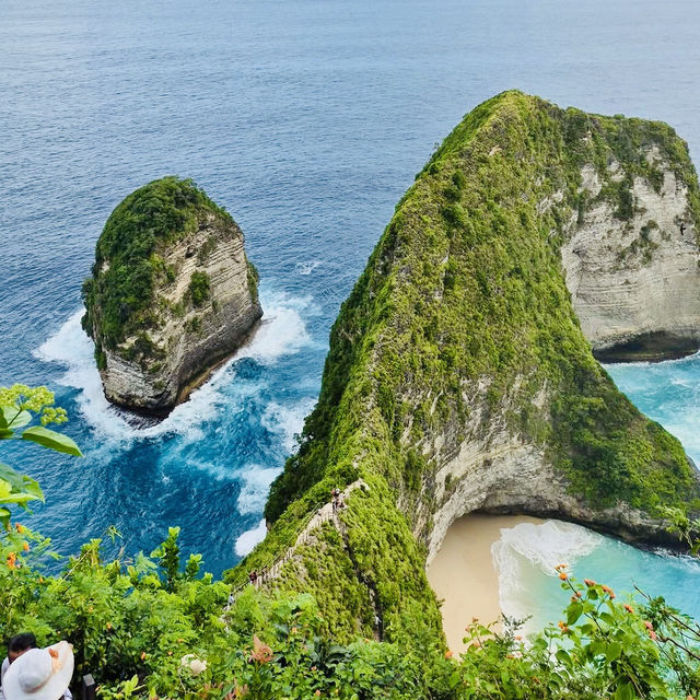 Catch the Magic: A Day in Nusa Penida
