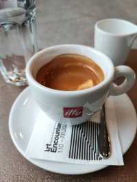 High Class Cafe & Lounge