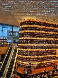 Starfield Library: A Futuristic Haven for Book Lovers in Seoul