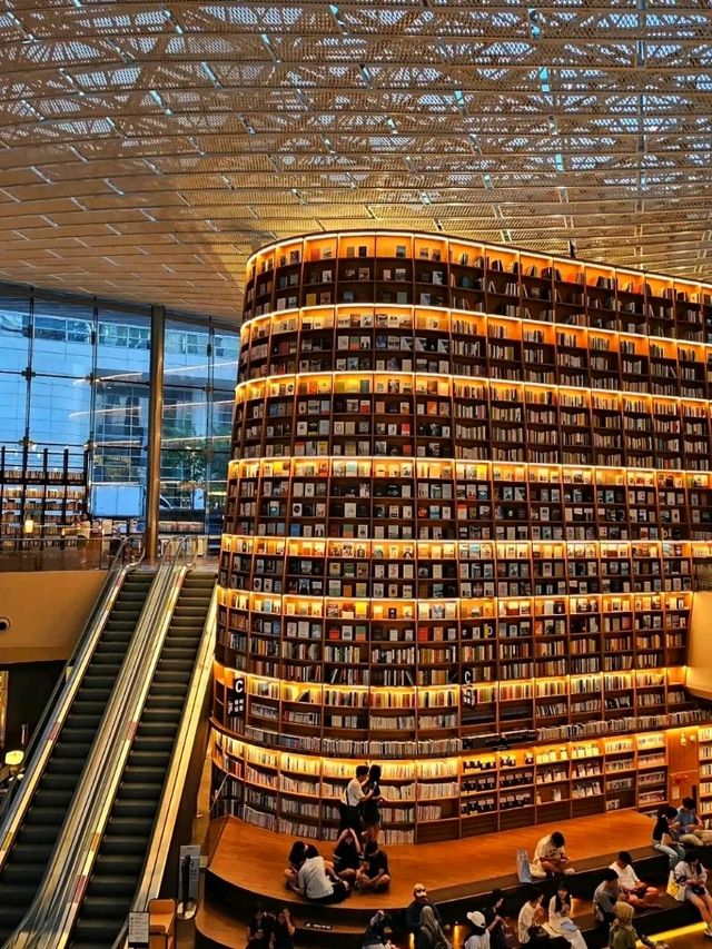 Starfield Library: A Futuristic Haven for Book Lovers in Seoul
