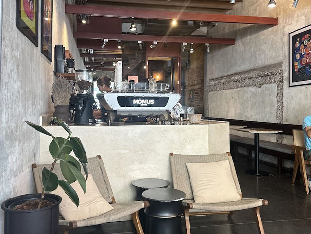 MŌMUS Coffee , Phuket 