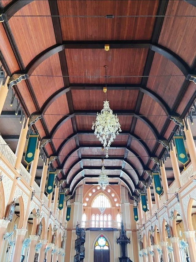 จันทบุรีมีอะไรดีบ้าง แต่อาสนวิหารพระนางมารีจึ้งสุด