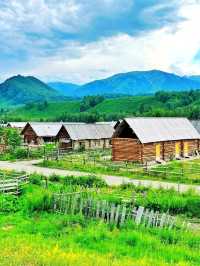 Tiny Wooden Cabins & Mountain Feels