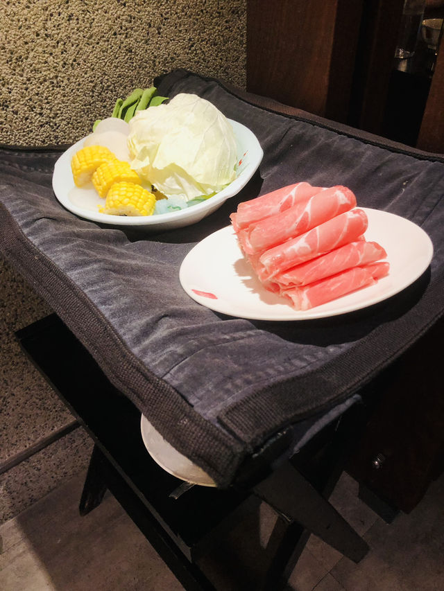 很美味的麻辣鍋🥳鴨血任添的