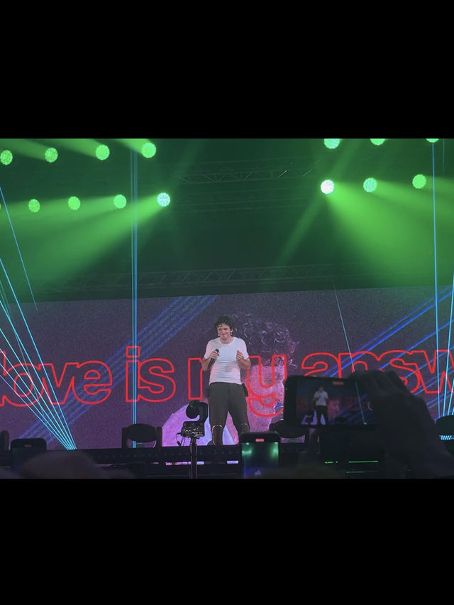🎤 Lauv’s Hong Kong Concert Vibes The most splendid concert 