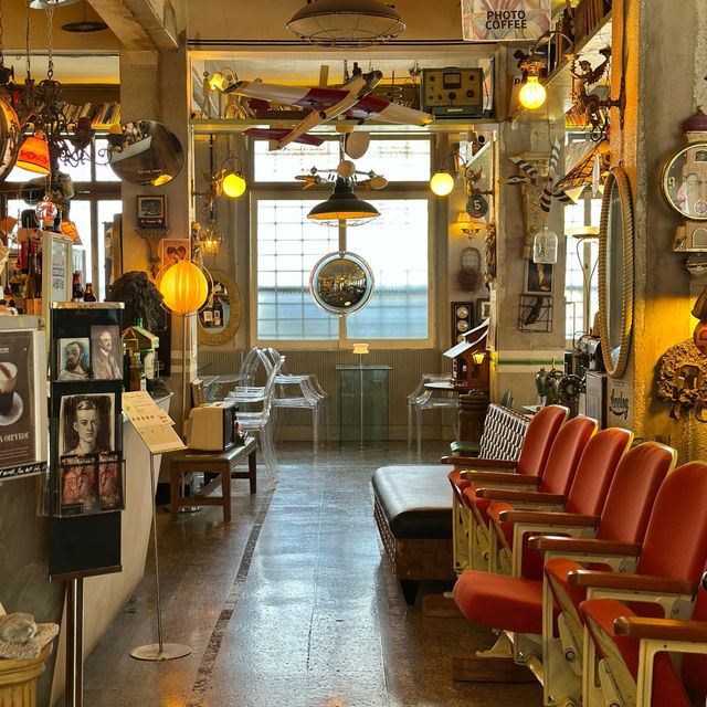 ๐'์ค์ฌ์ฐ' ๋์ ์ ํ๋ ๋นํฐ์ง ๊ฐ์ฑ ์นดํ ๐'์ค์ฌ์ฐ' ๋์ ์ ํ๋ ๋นํฐ์ง ๊ฐ์ฑ ์นดํ