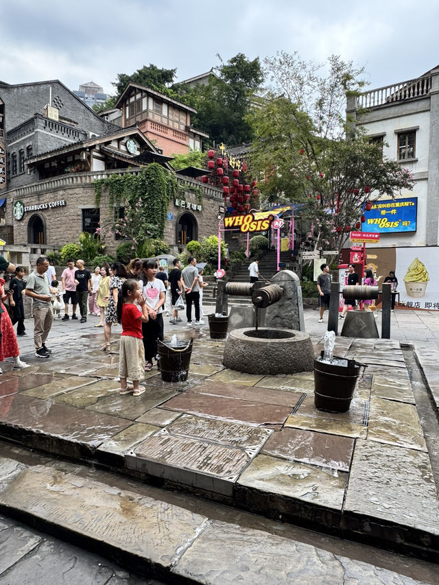 十八梯: Chongqing’s Ultimate Mix of Culture, Shopping, and Sips 🎭🛍️