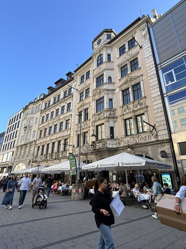 【ミュンヘン🇩🇪】市庁舎の仕掛け時計と絶品グルメ巡り 