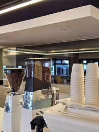 草原とコーヒーの邂逅 — 草千里珈琲焙煎所で自然を味わう一杯を