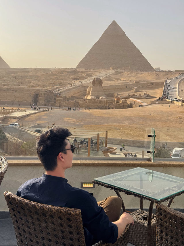 ไม่ต้องเดินให้เหนื่อย จบที่วิวในห้องพัก Pyramid 
