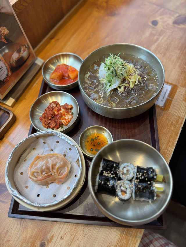 牛骨湯麵同水冷麵必食